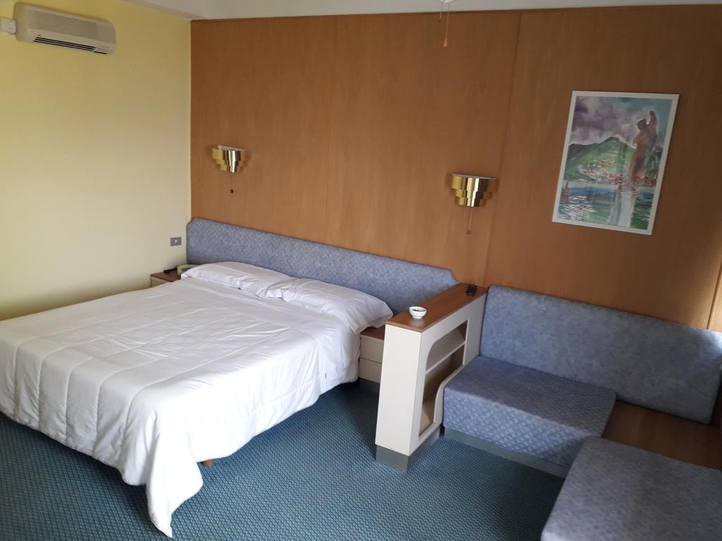 Hotel Nautilus Valmadrera Eksteriør bilde